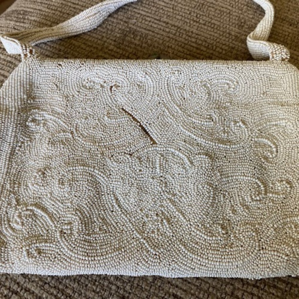 VINTAGE ('40s) Saks Fifth Avenue  * WHITE Hand-Beaded Purse ☆ Made in Belgium